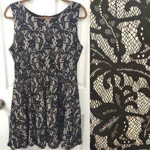Black & Creme Textured Lace Skater Dress Size XL